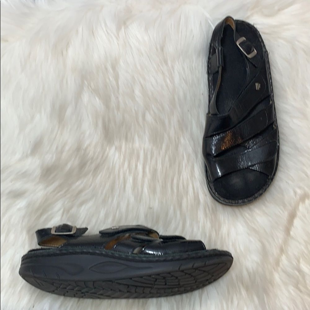 Finn Comfort Black Patent Sandals Sz 39/8.5